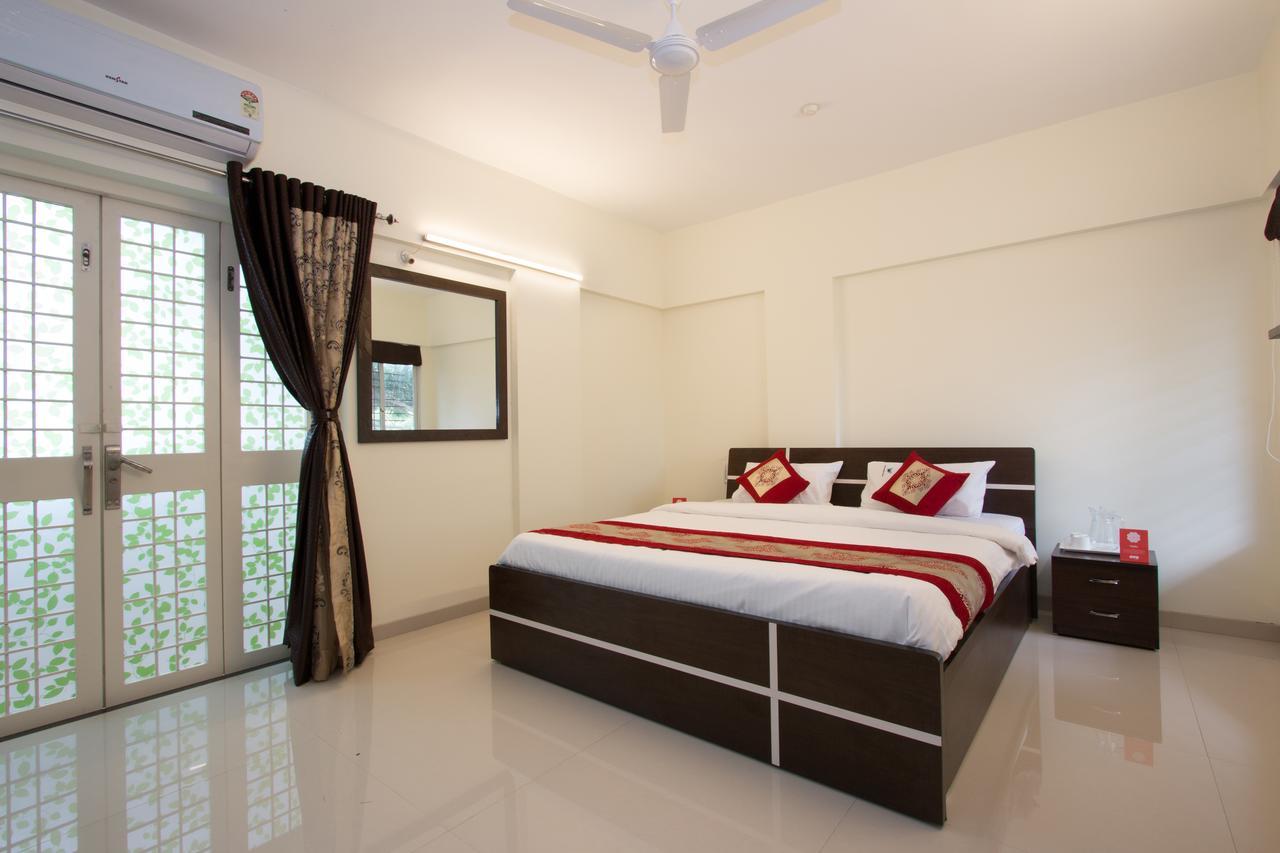 Oyo 9052 Leisurely Abode Hotel Khadki Kültér fotó